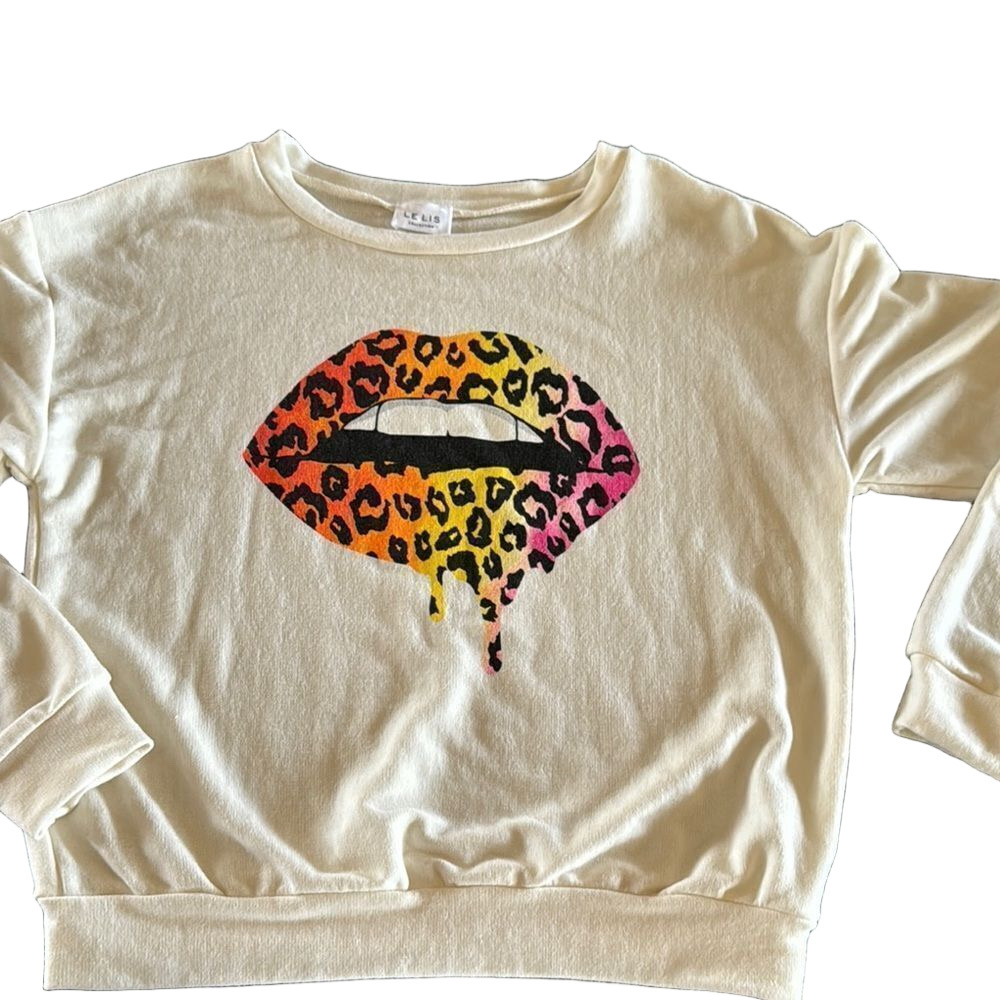 Le Lis Cream Sweater with Colorful Animal print. Lip Design